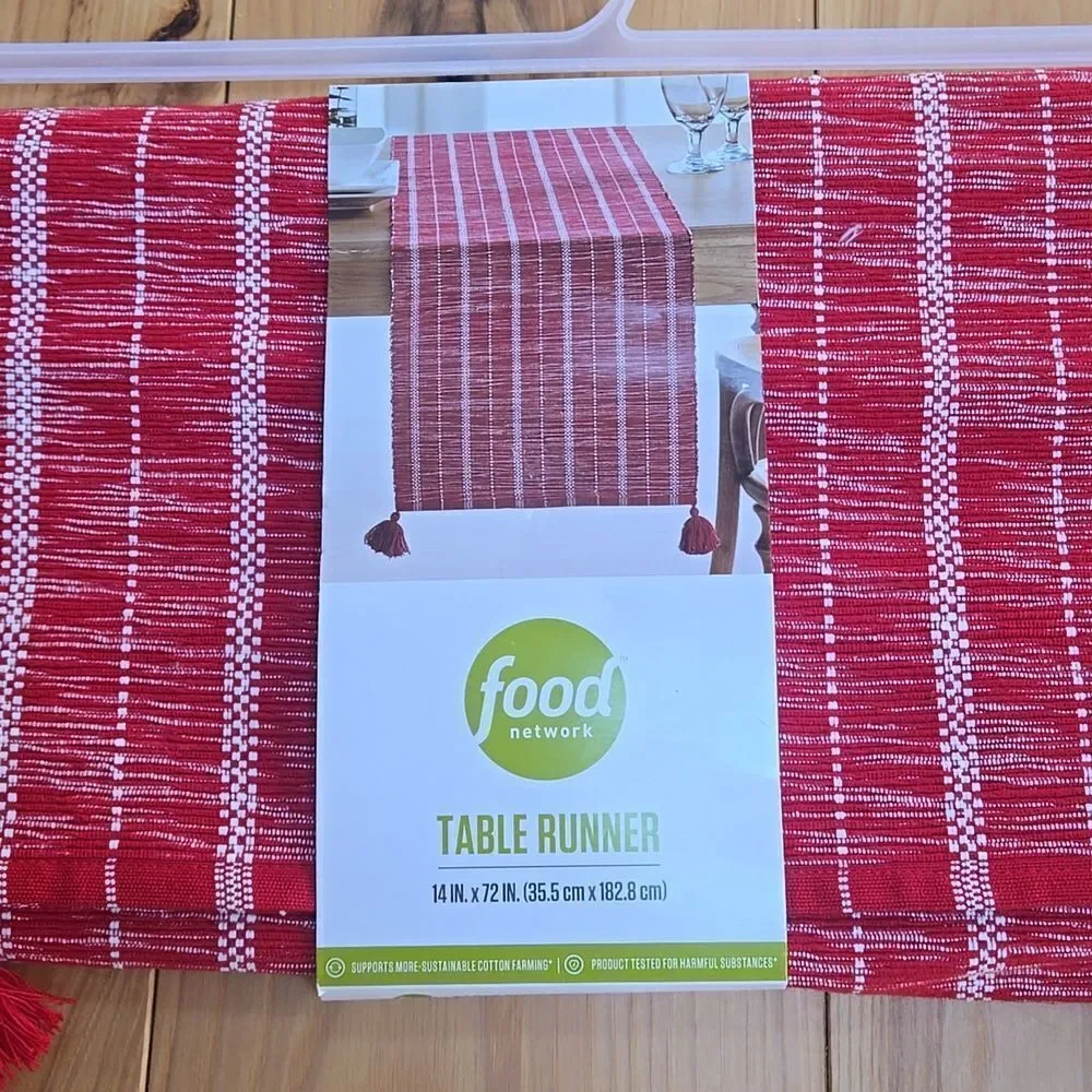 FOOD NETWORK TABLE RUNNER, RIBBED RED STRIPED WITH TASSLES - NEW